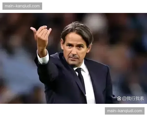 特写:38岁基耶利尼现身国米训练基地,与因扎吉交流防守心得 特写:38岁基耶利尼现身国米训练基地,与因扎吉交流防守心得